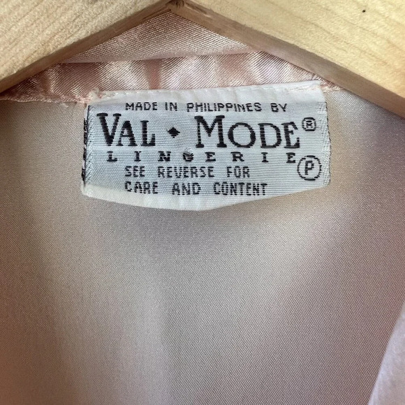 Vintage Val Mode Pink Embroidered Kimono Robe Womens‎ Lingerie - Picture 3 of 3